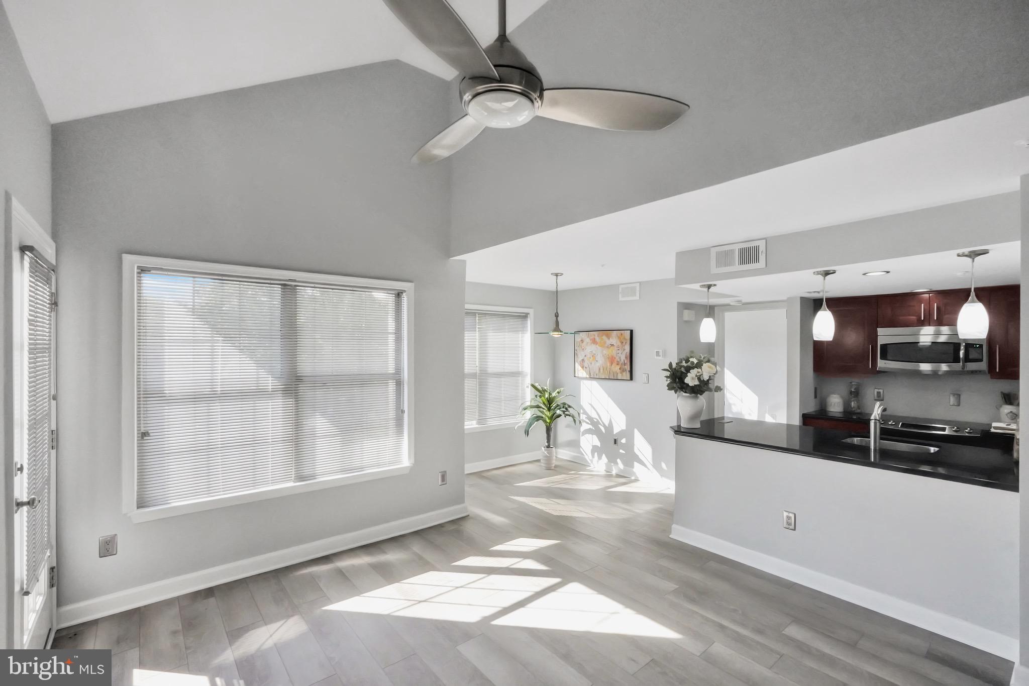 921 Hillside Lake Ter #306