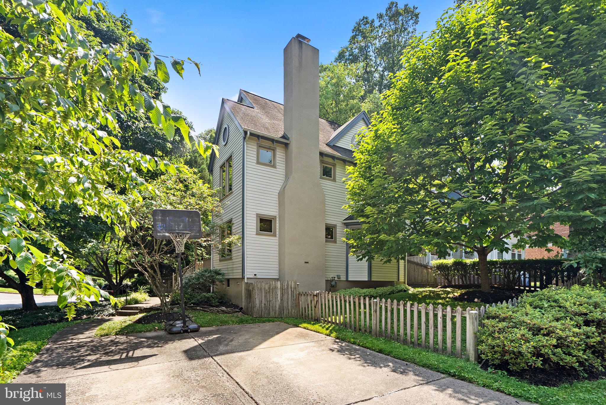 601 Ellsworth Dr