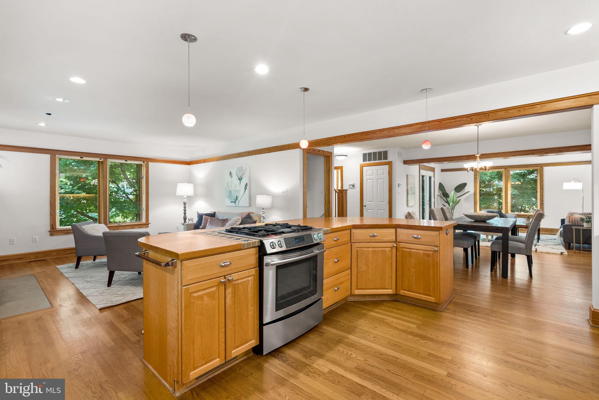 601 Ellsworth Dr
