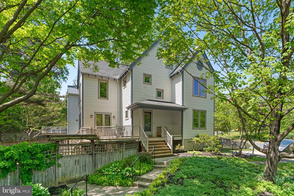 601 Ellsworth Dr