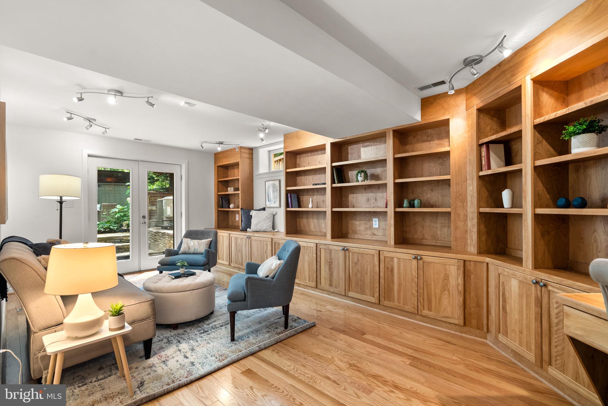 601 Ellsworth Dr