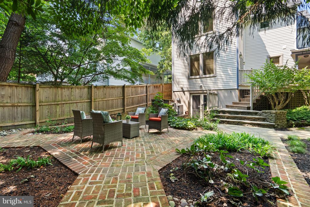 601 Ellsworth Dr