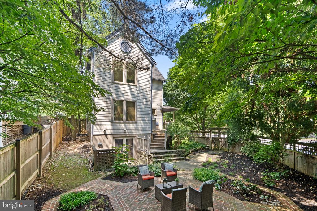 601 Ellsworth Dr