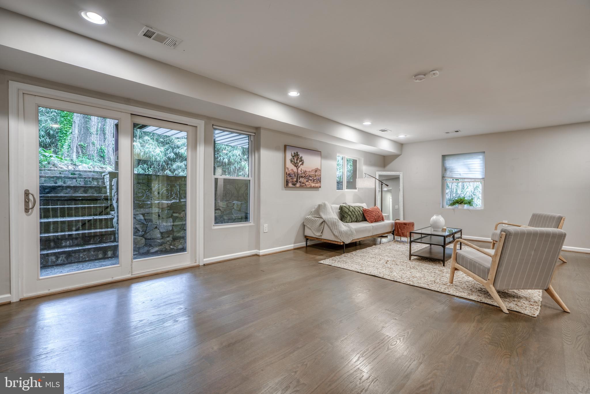 11425 Mapleview Dr