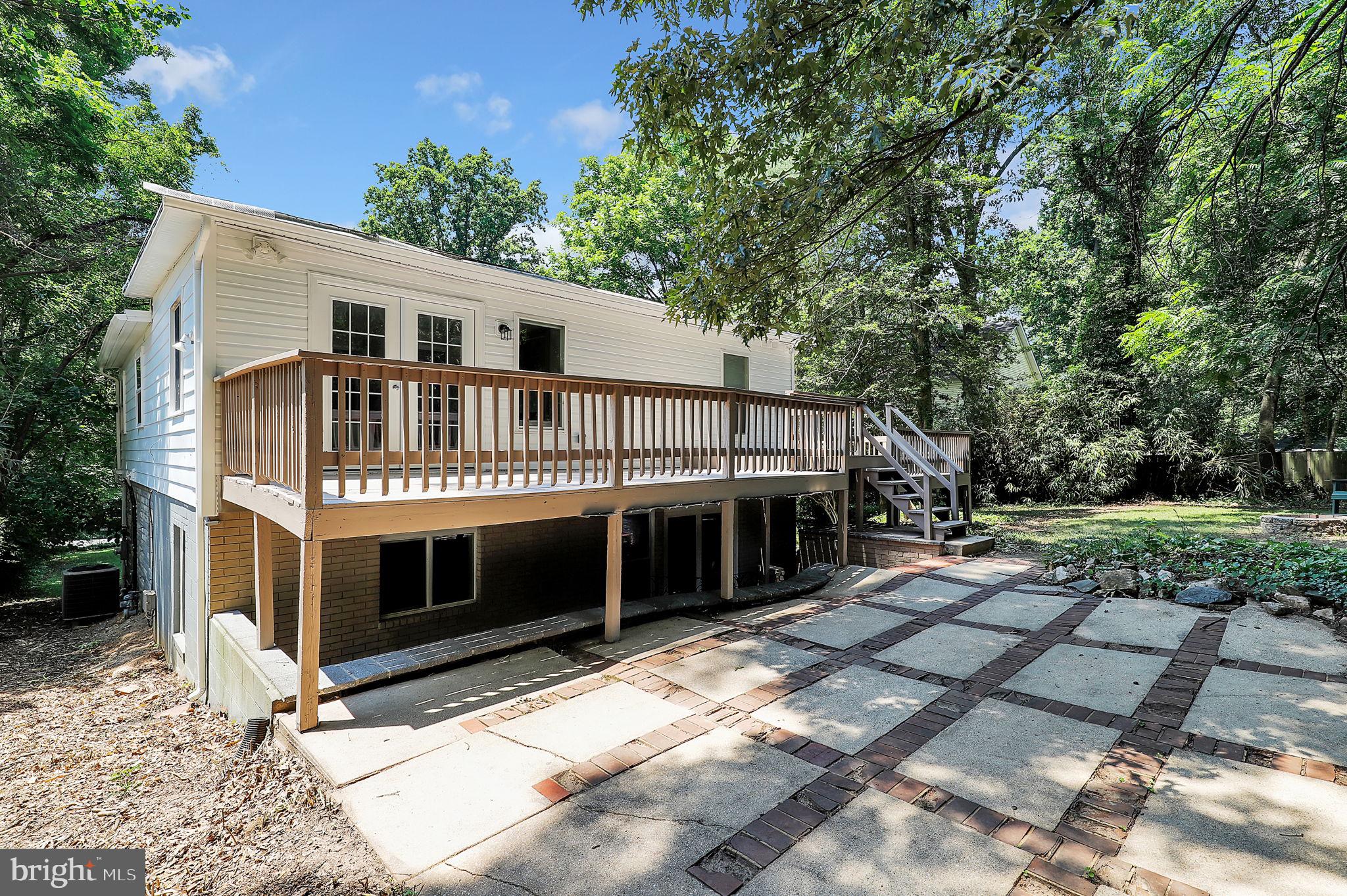 11425 Mapleview Dr