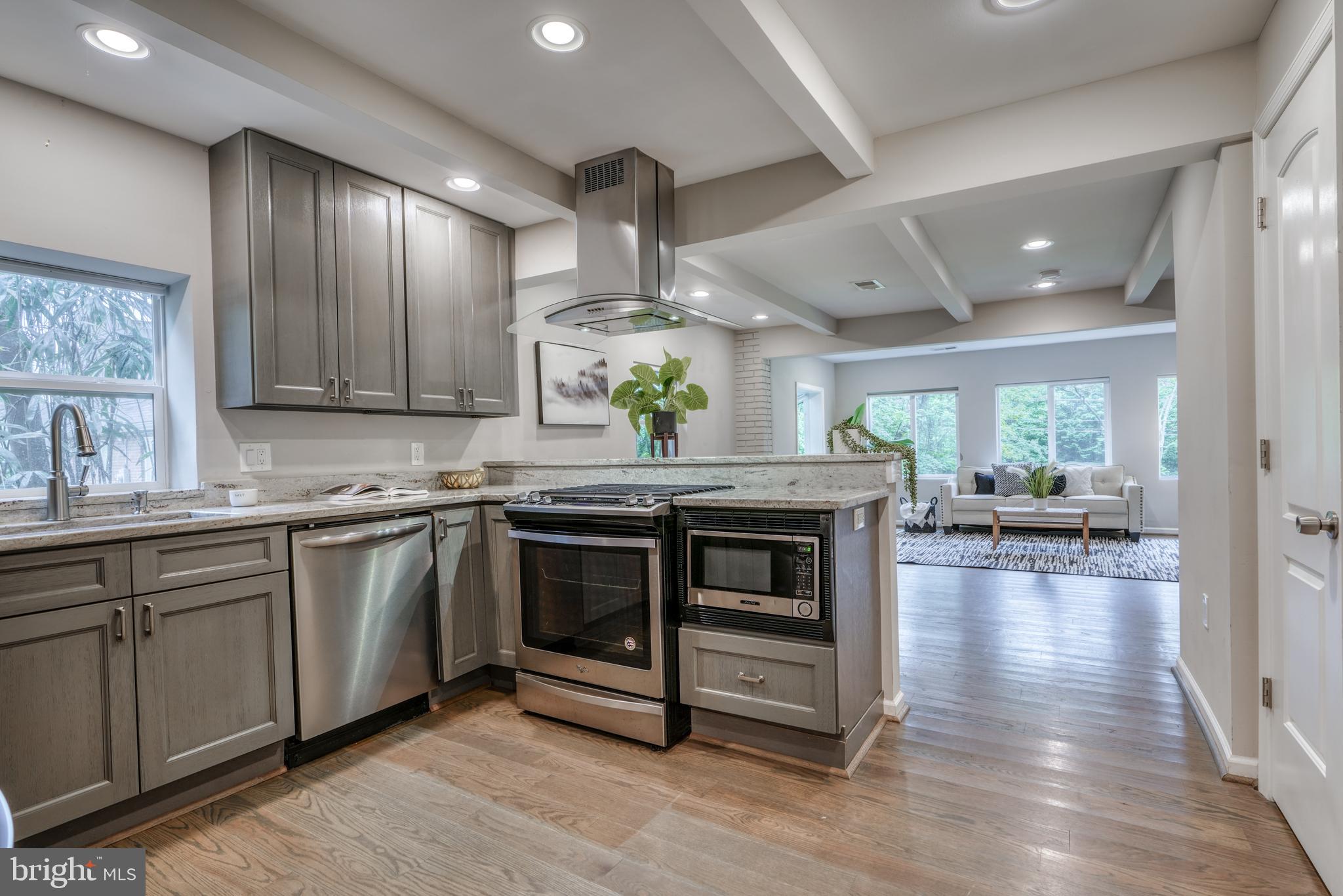 11425 Mapleview Dr