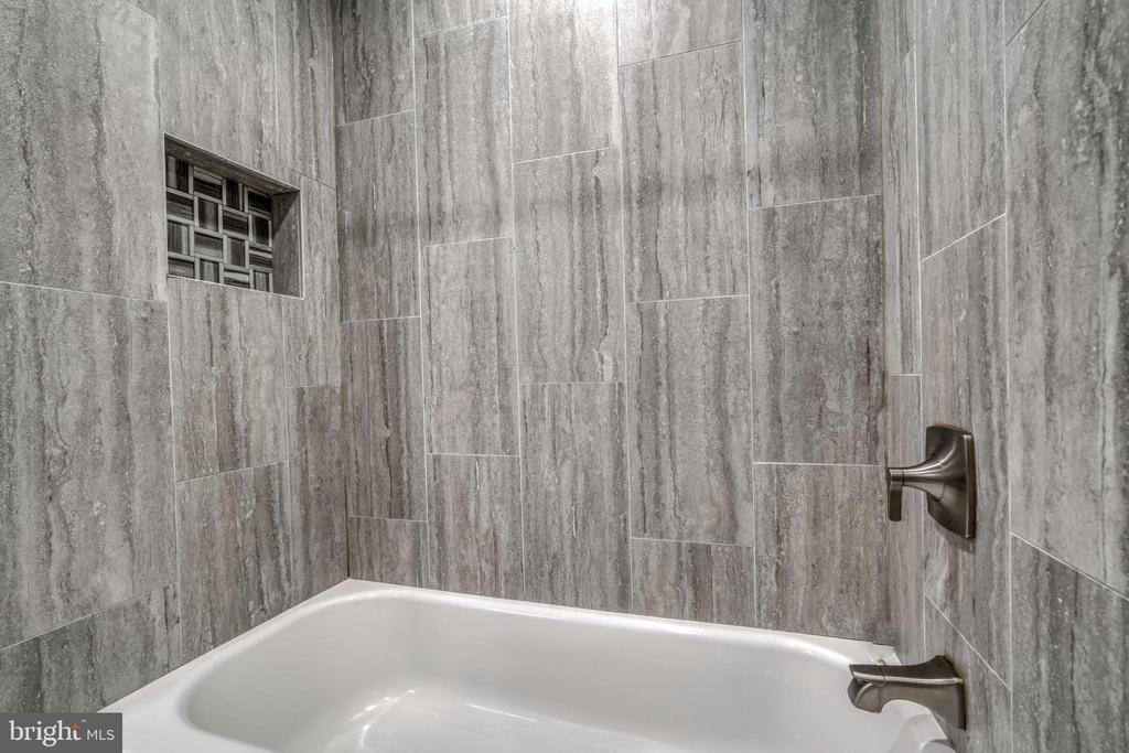 11425 Mapleview Dr