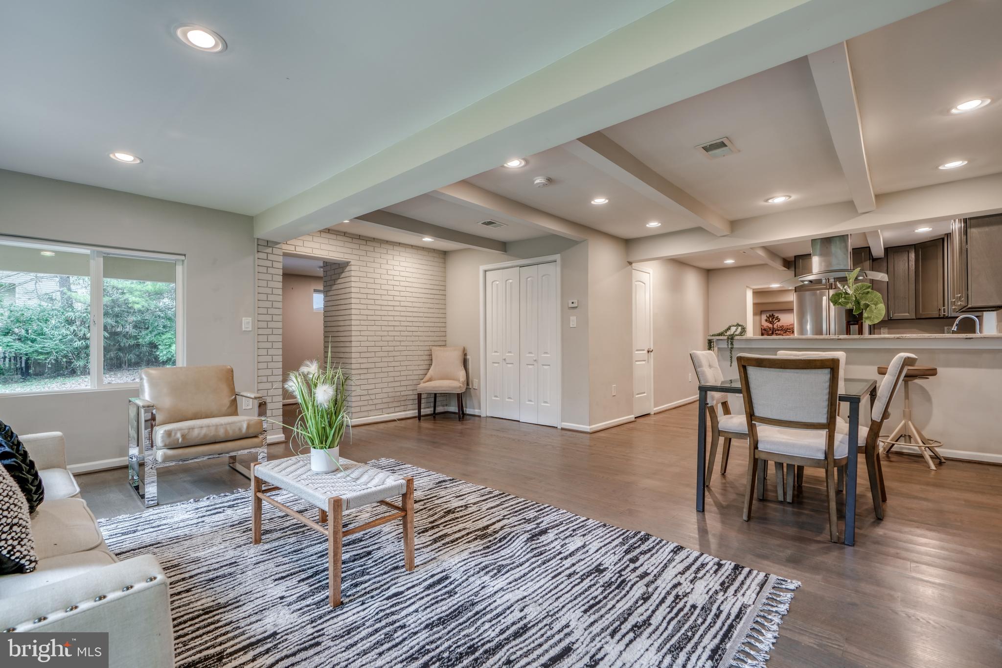 11425 Mapleview Dr