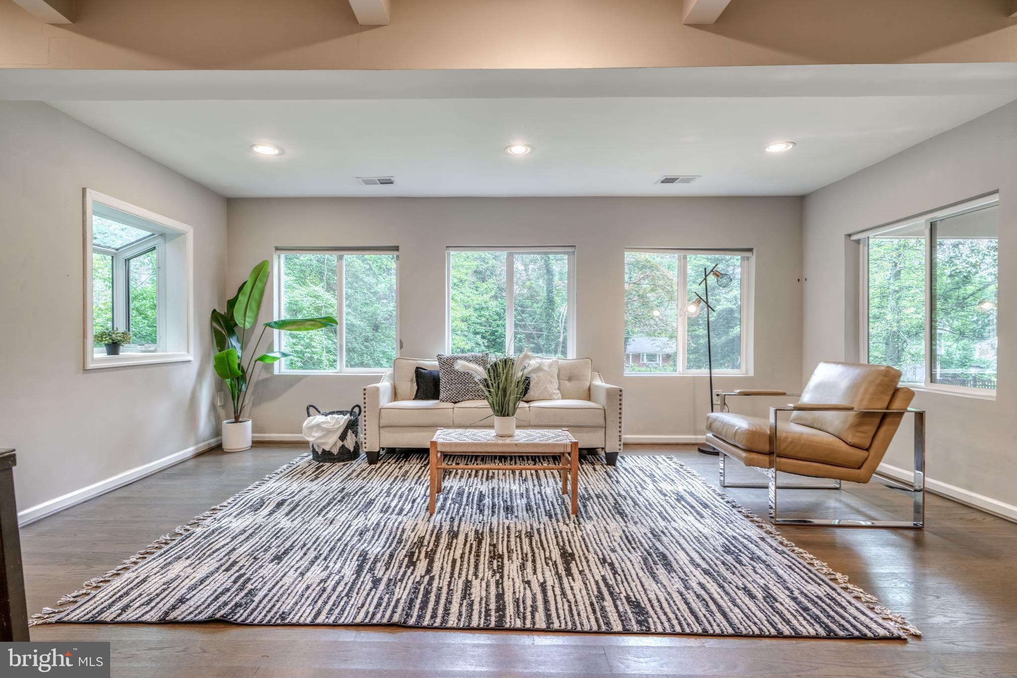 11425 Mapleview Dr