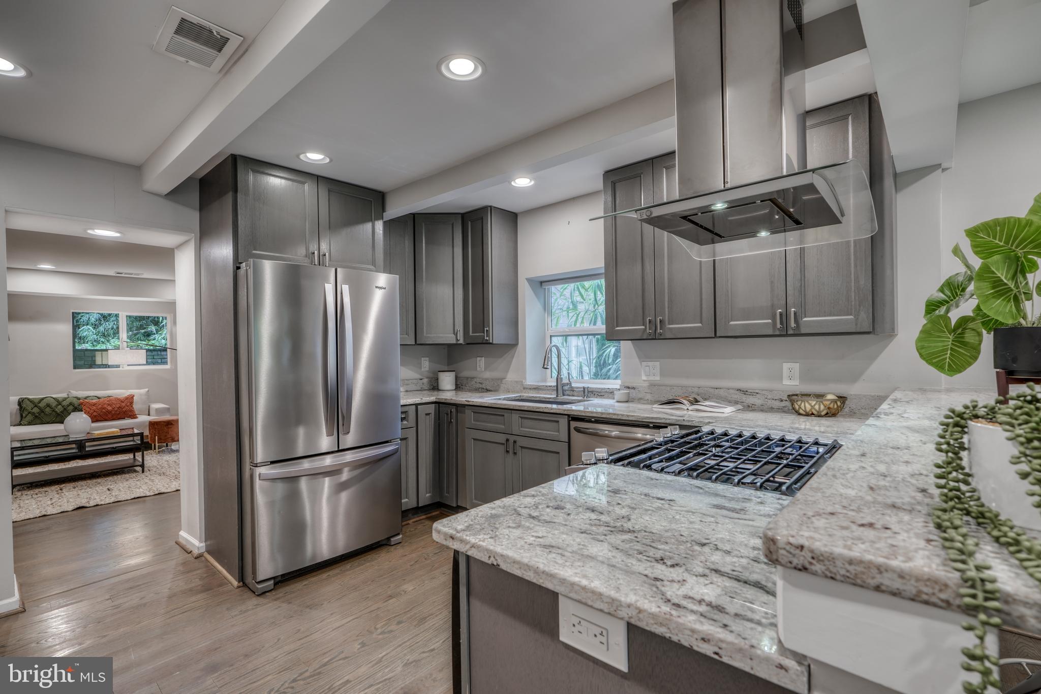 11425 Mapleview Dr