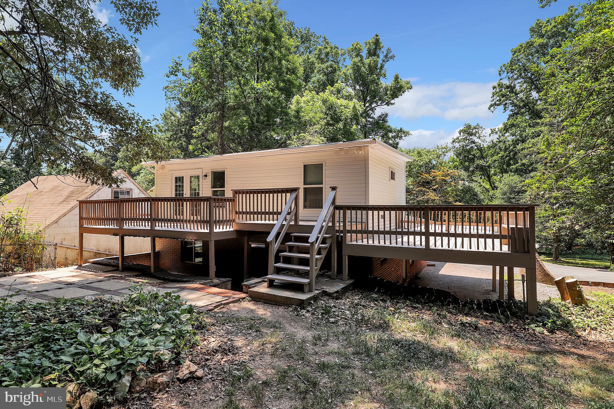 11425 Mapleview Dr