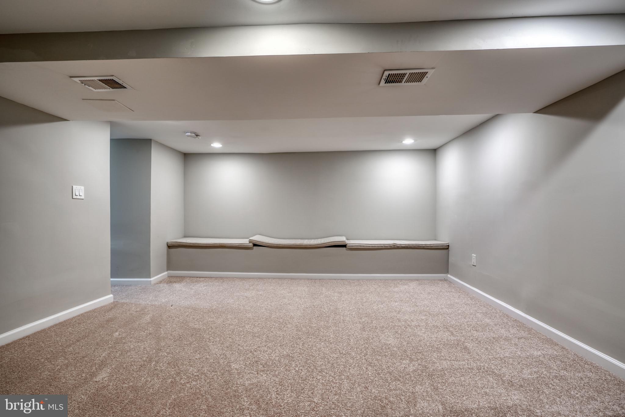 11425 Mapleview Dr