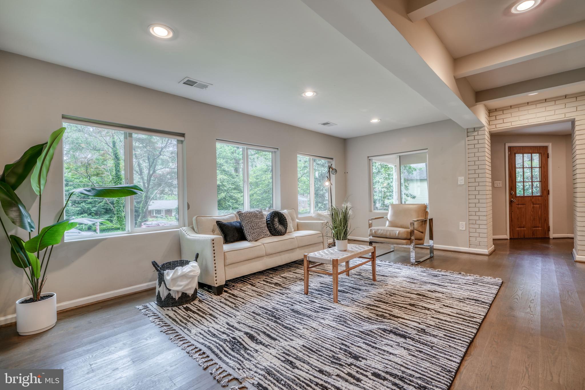 11425 Mapleview Dr