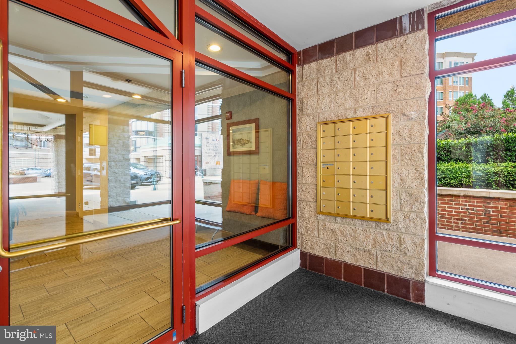 22 Courthouse Sq #412