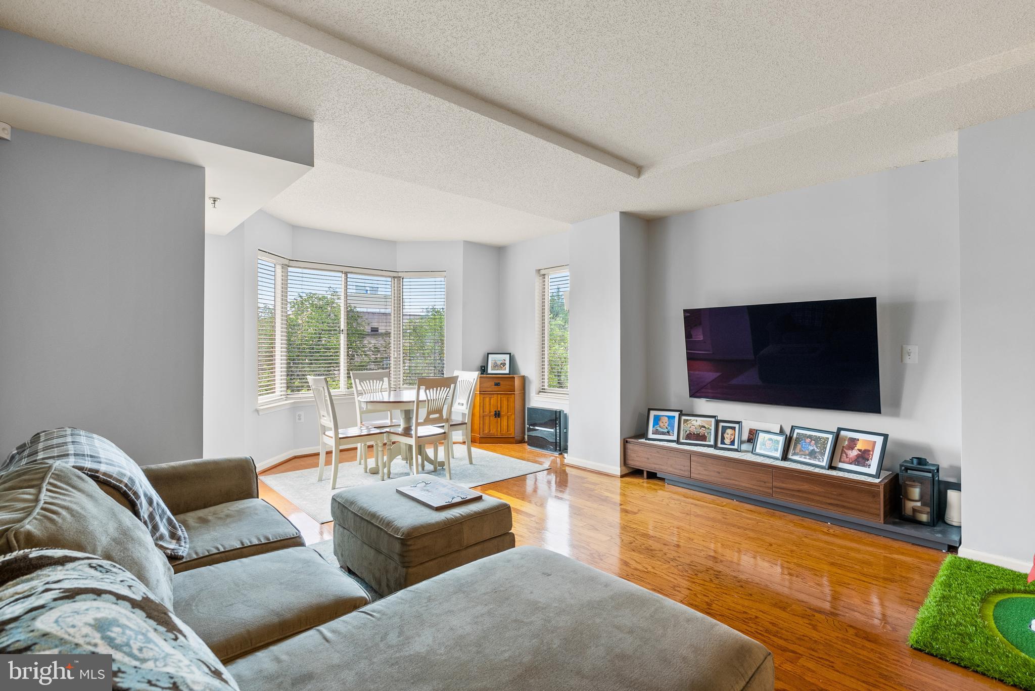 22 Courthouse Sq #412