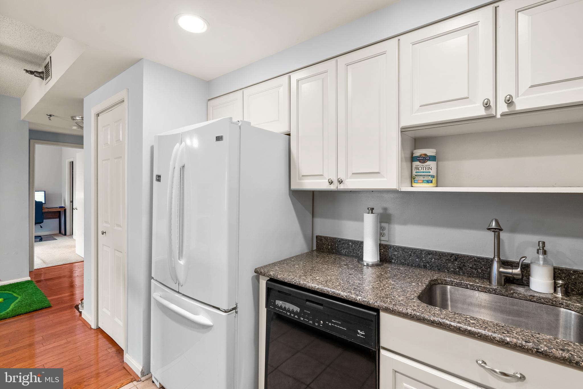 22 Courthouse Sq #412