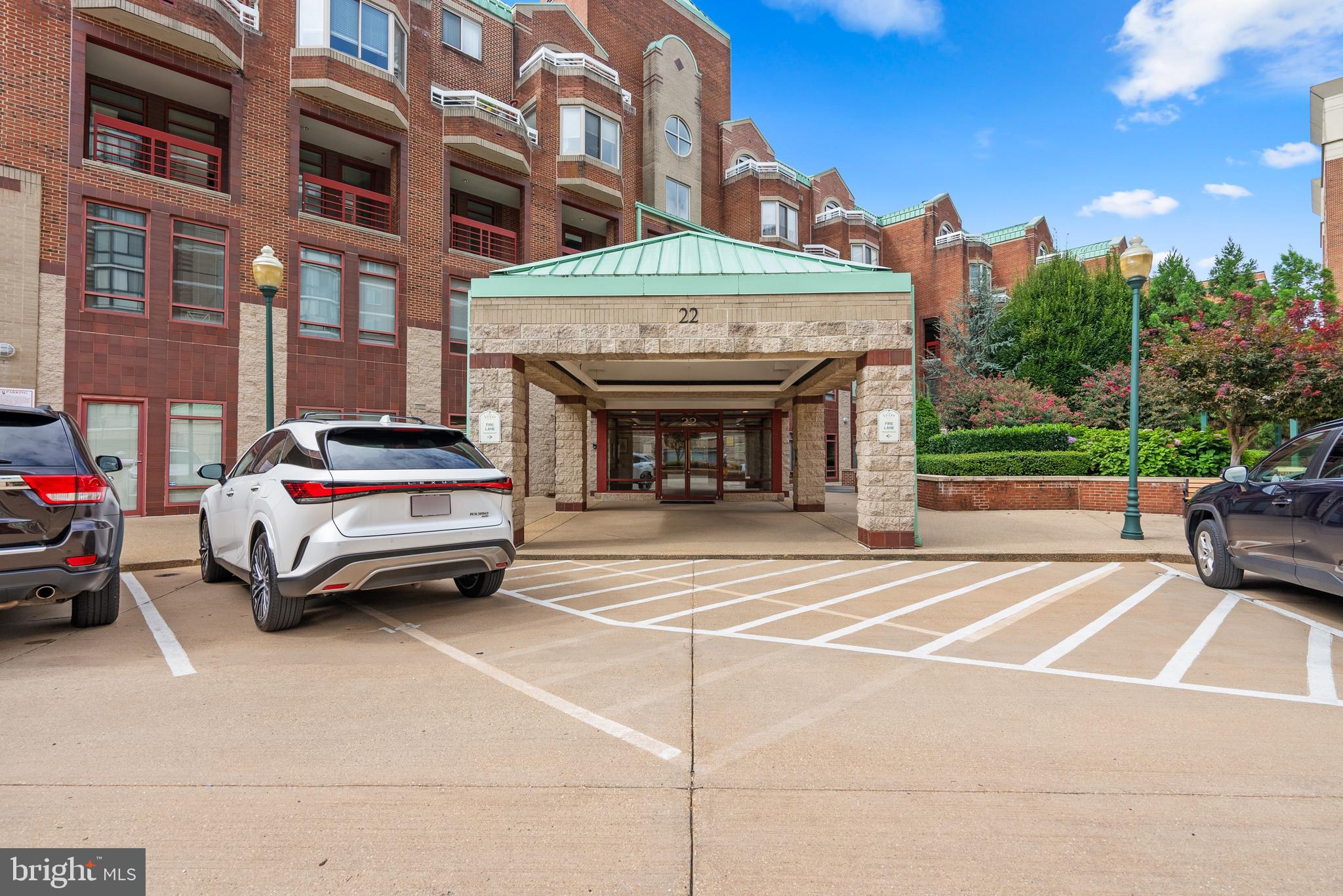 22 Courthouse Sq #412