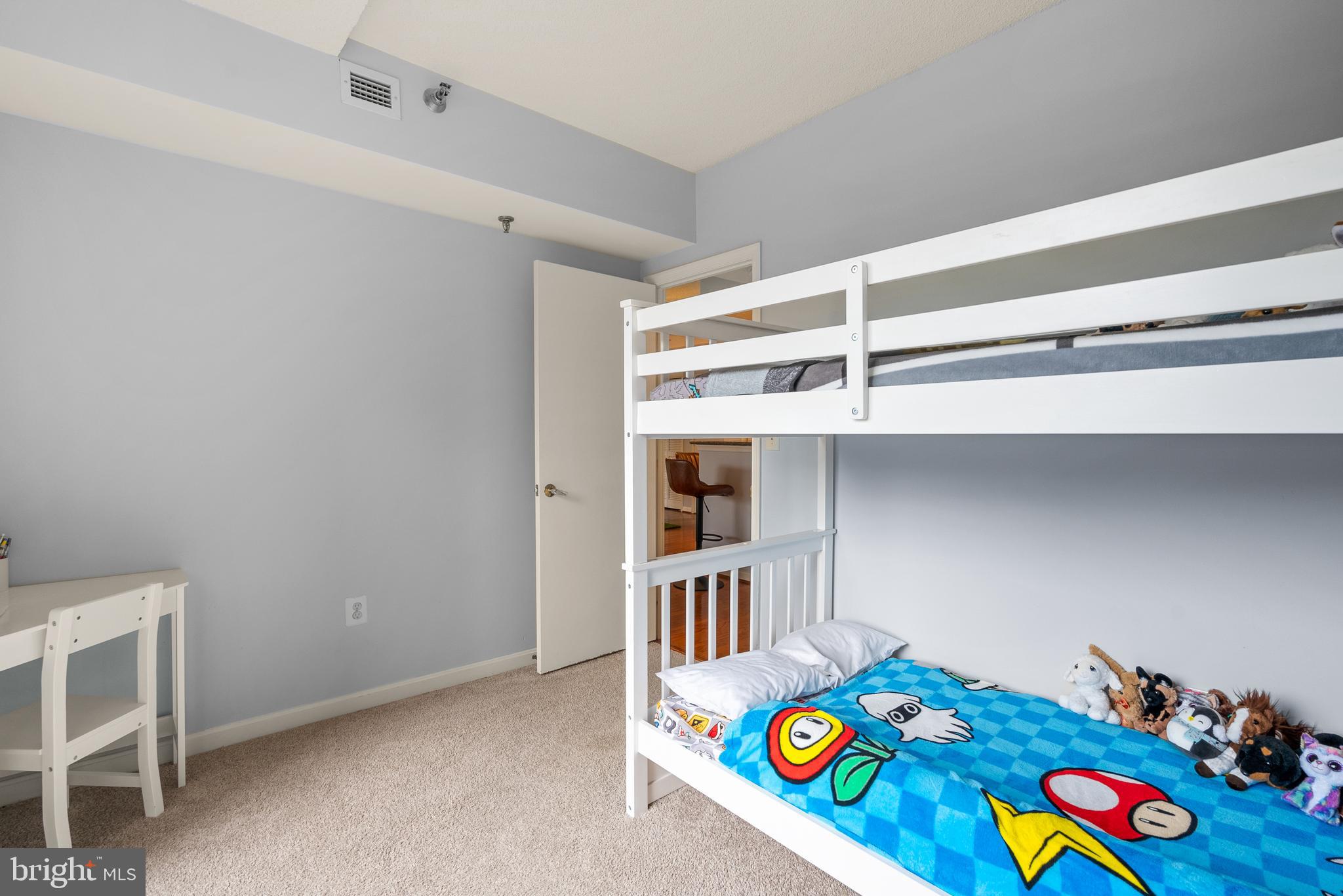 22 Courthouse Sq #412