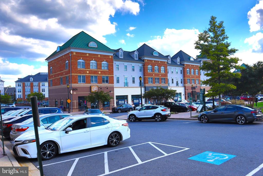 315 King Farm Blvd #302