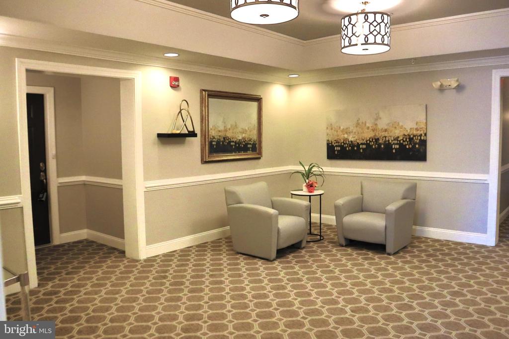 315 King Farm Blvd #302