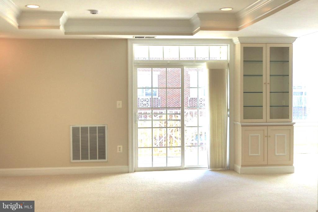 315 King Farm Blvd #302