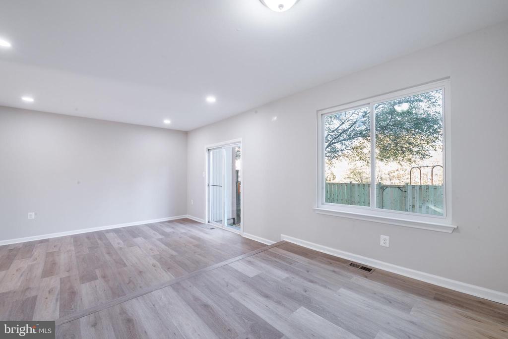 8955 Centerway Rd