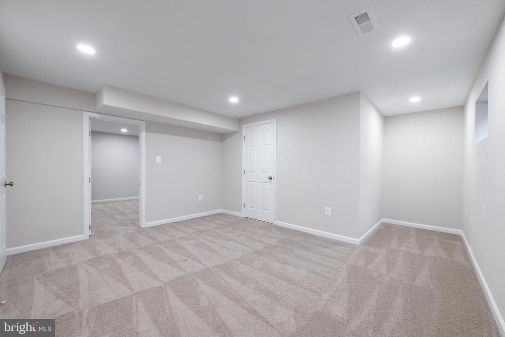 8955 Centerway Rd