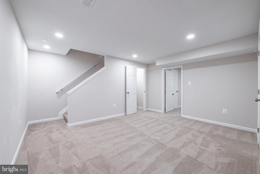 8955 Centerway Rd