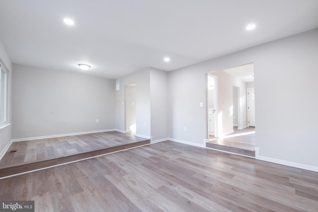 8955 Centerway Rd