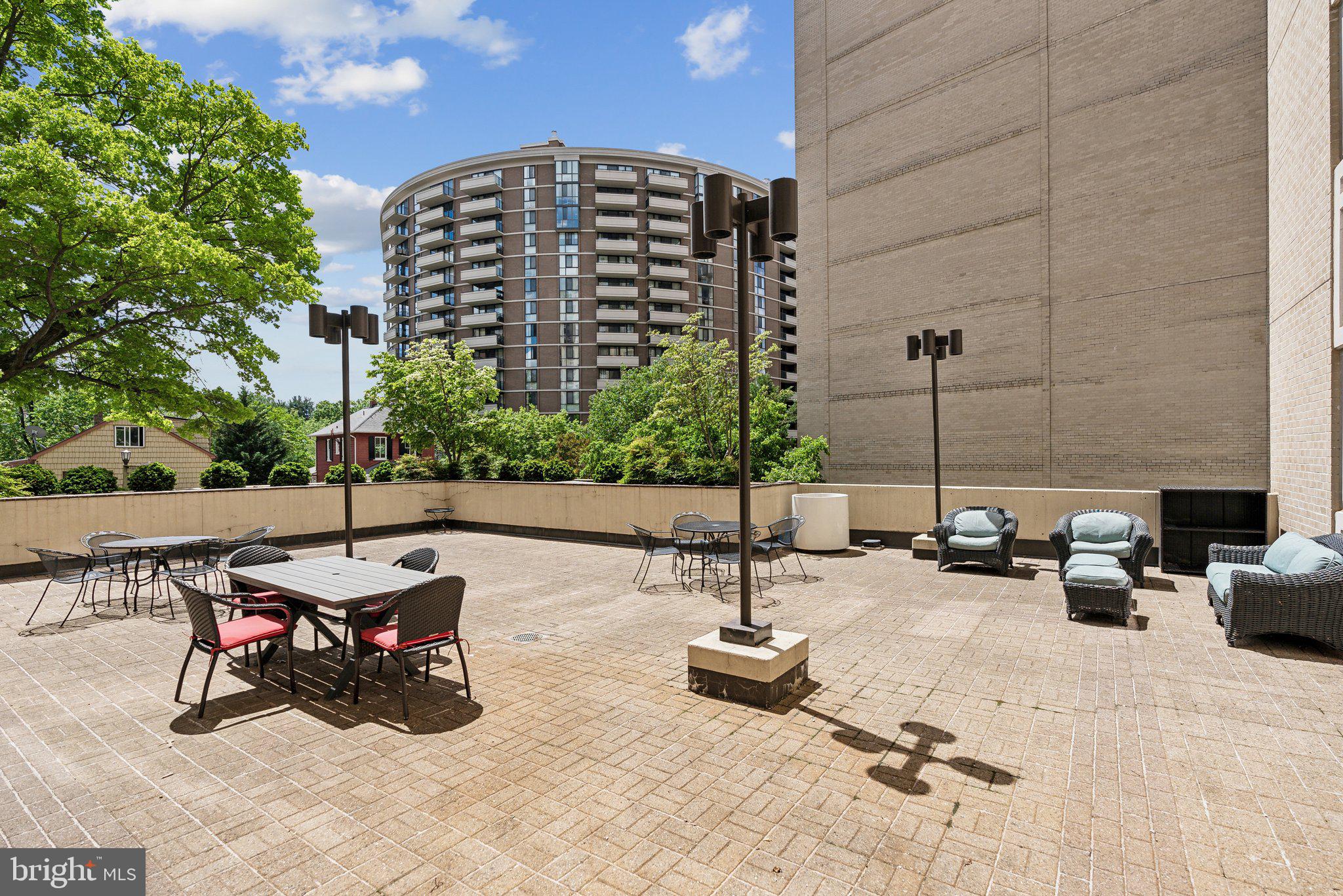 4601 N PARK AVENUE 211