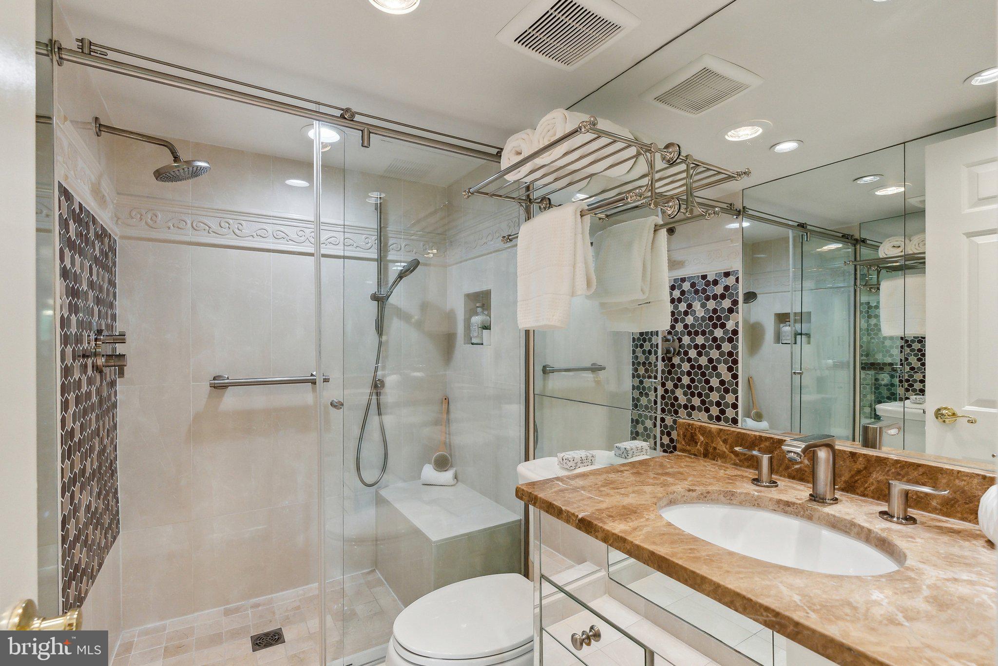 4601 N PARK AVENUE 211