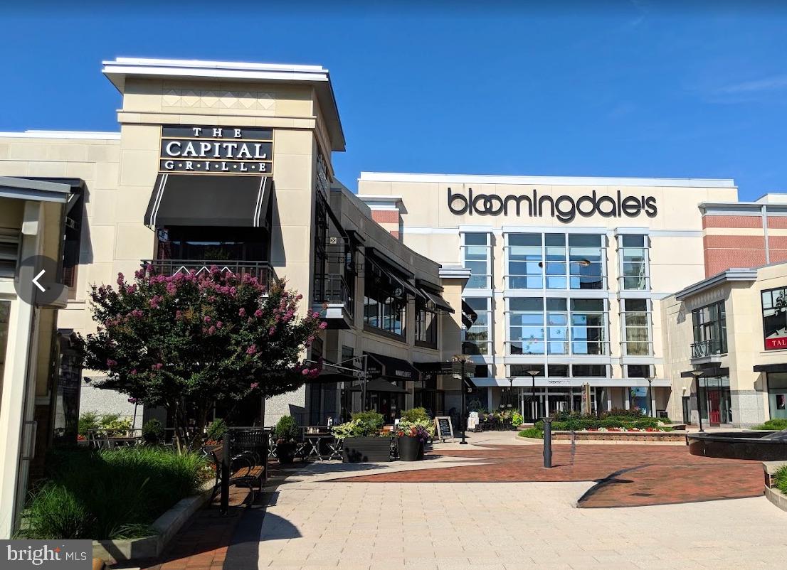 4601 N PARK AVENUE 211