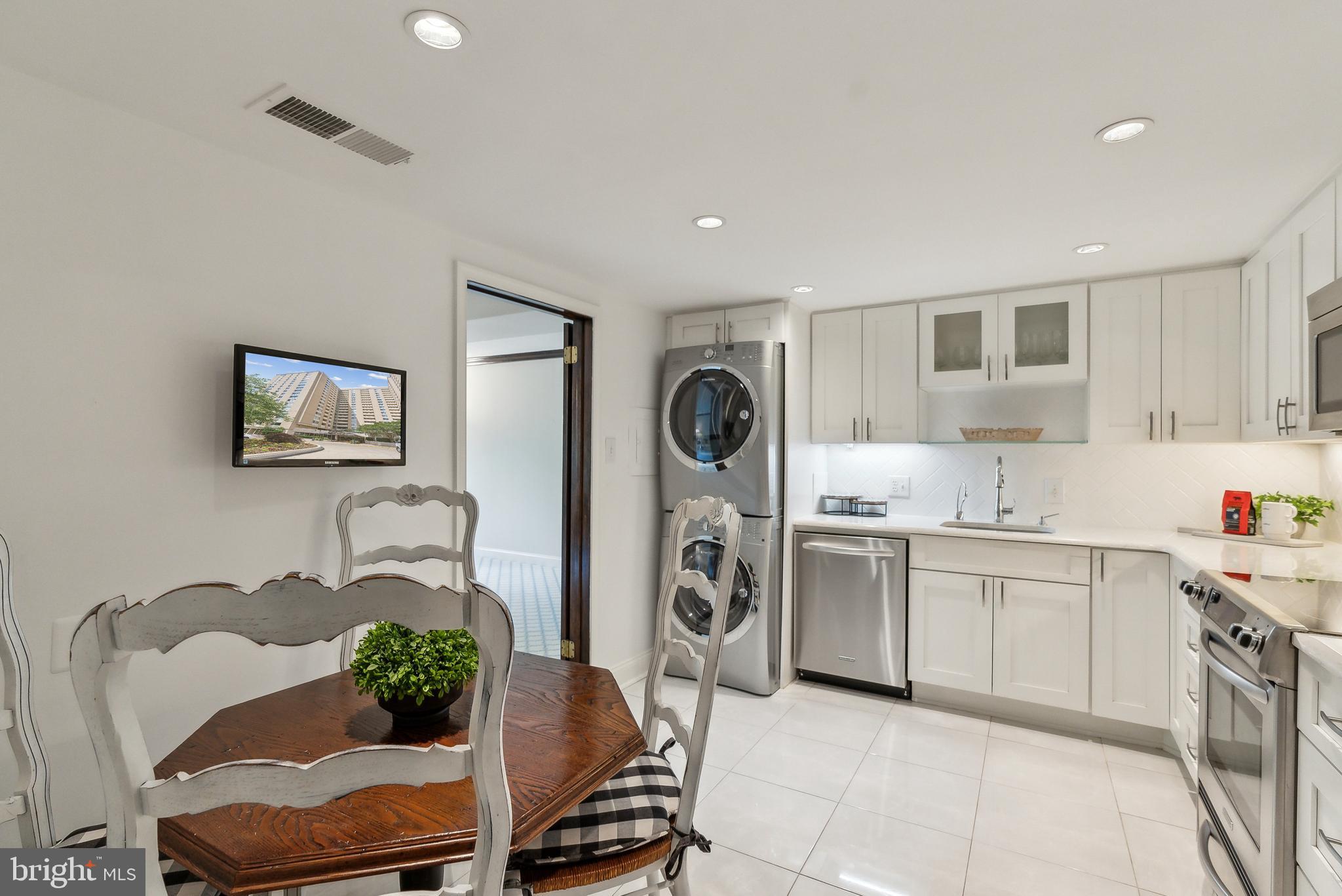 4601 N PARK AVENUE 211