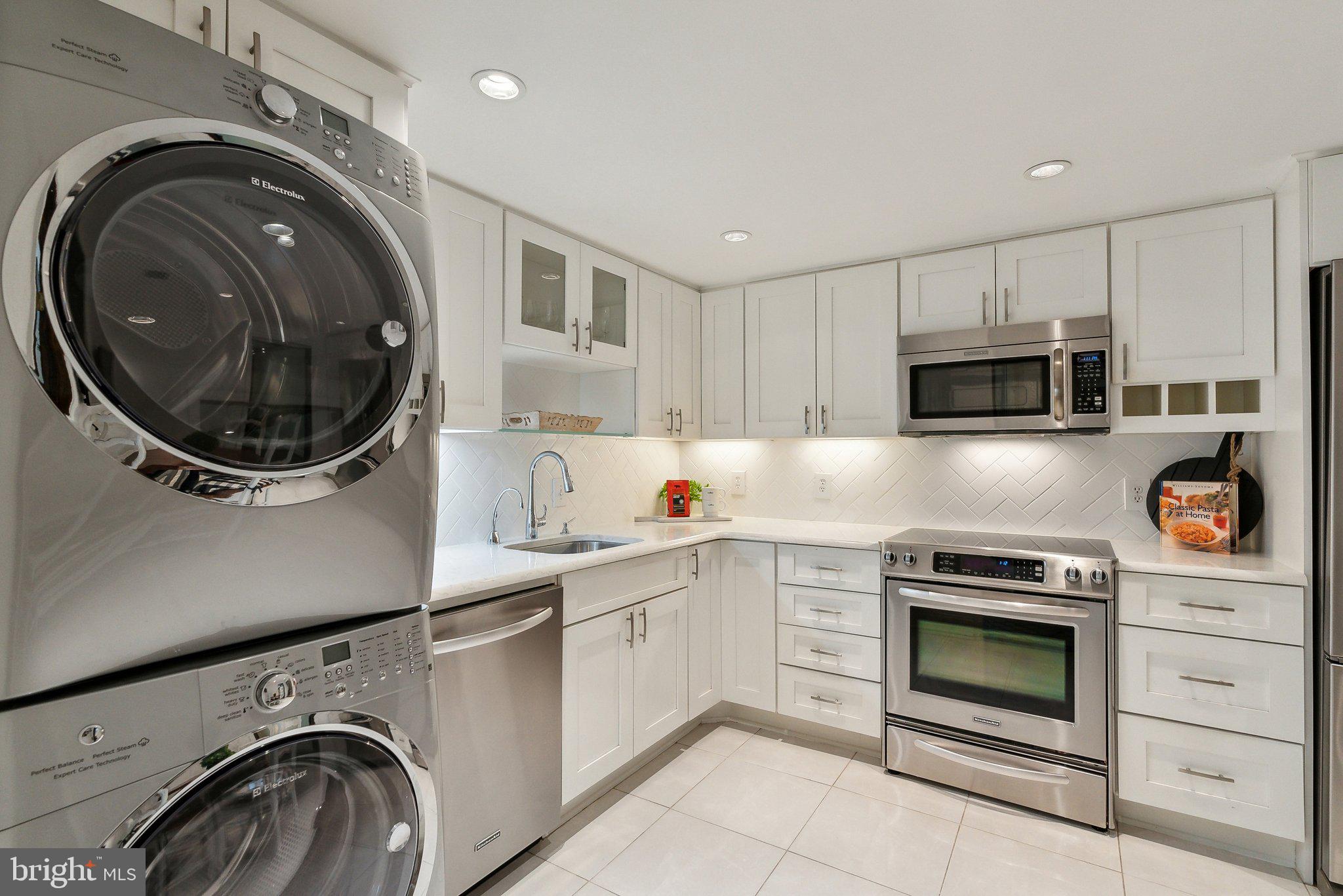 4601 N PARK AVENUE 211