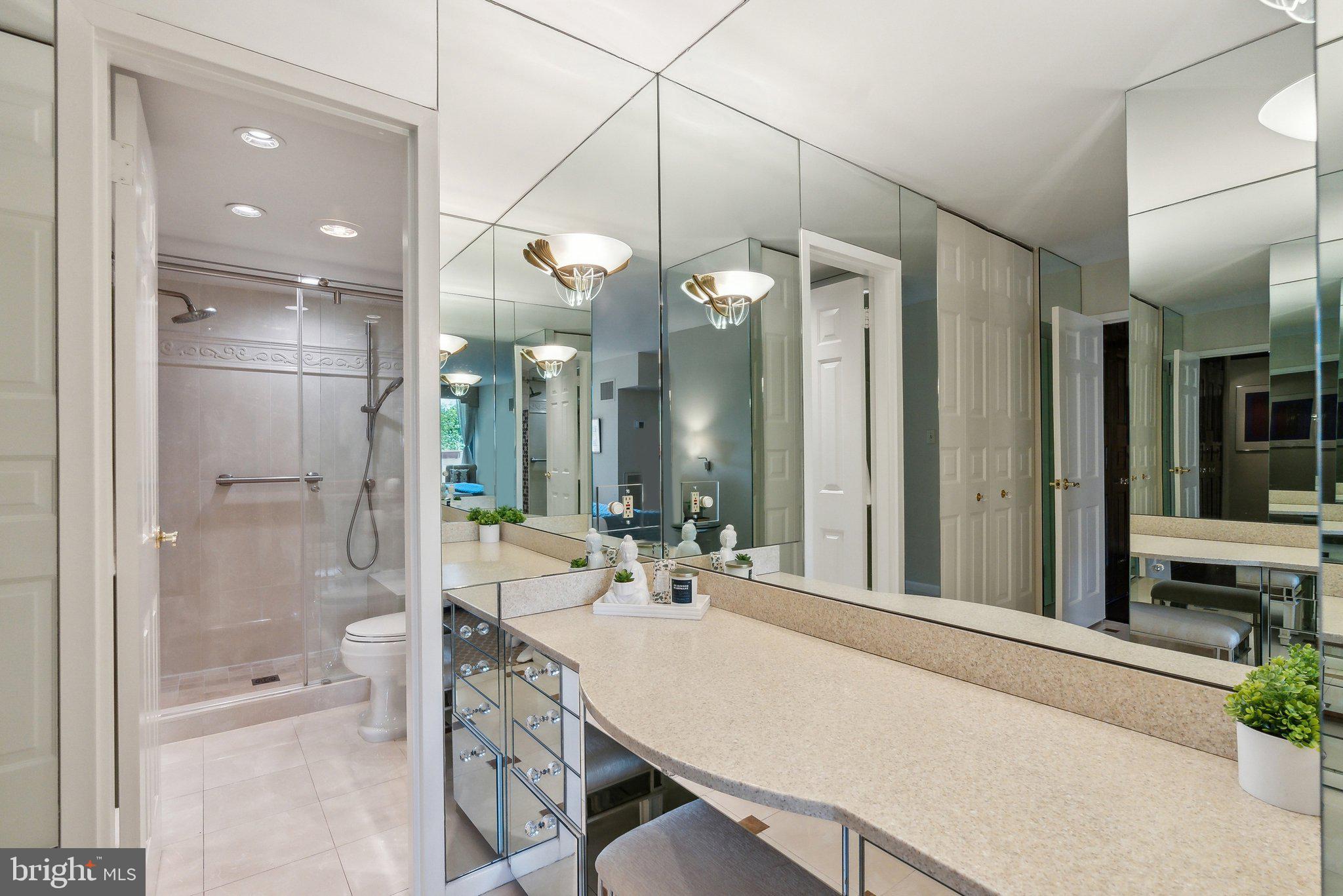 4601 N PARK AVENUE 211