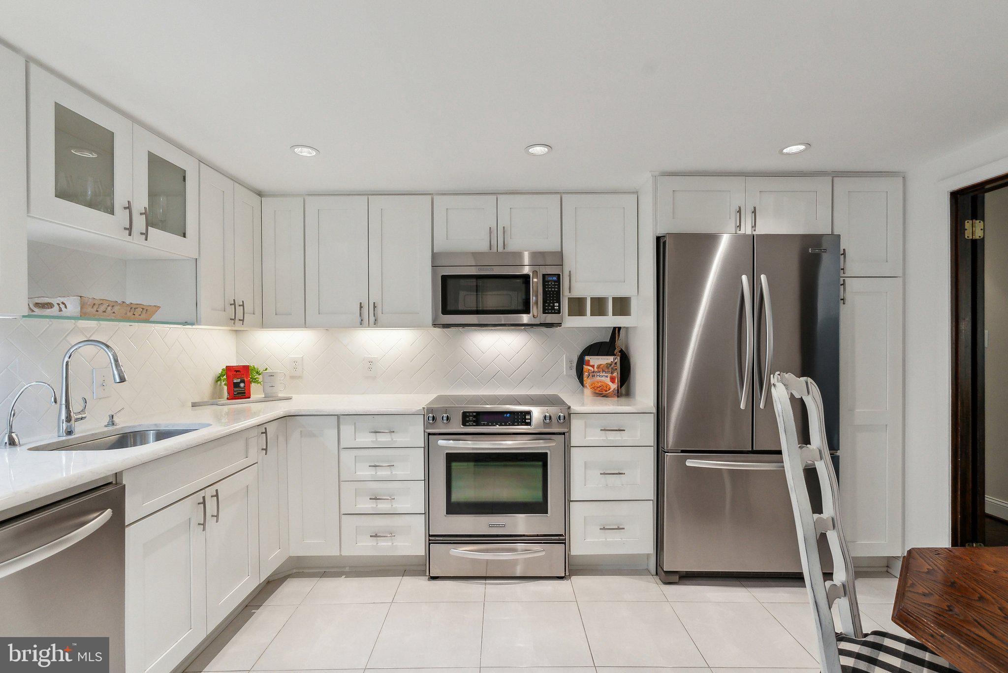 4601 N PARK AVENUE 211