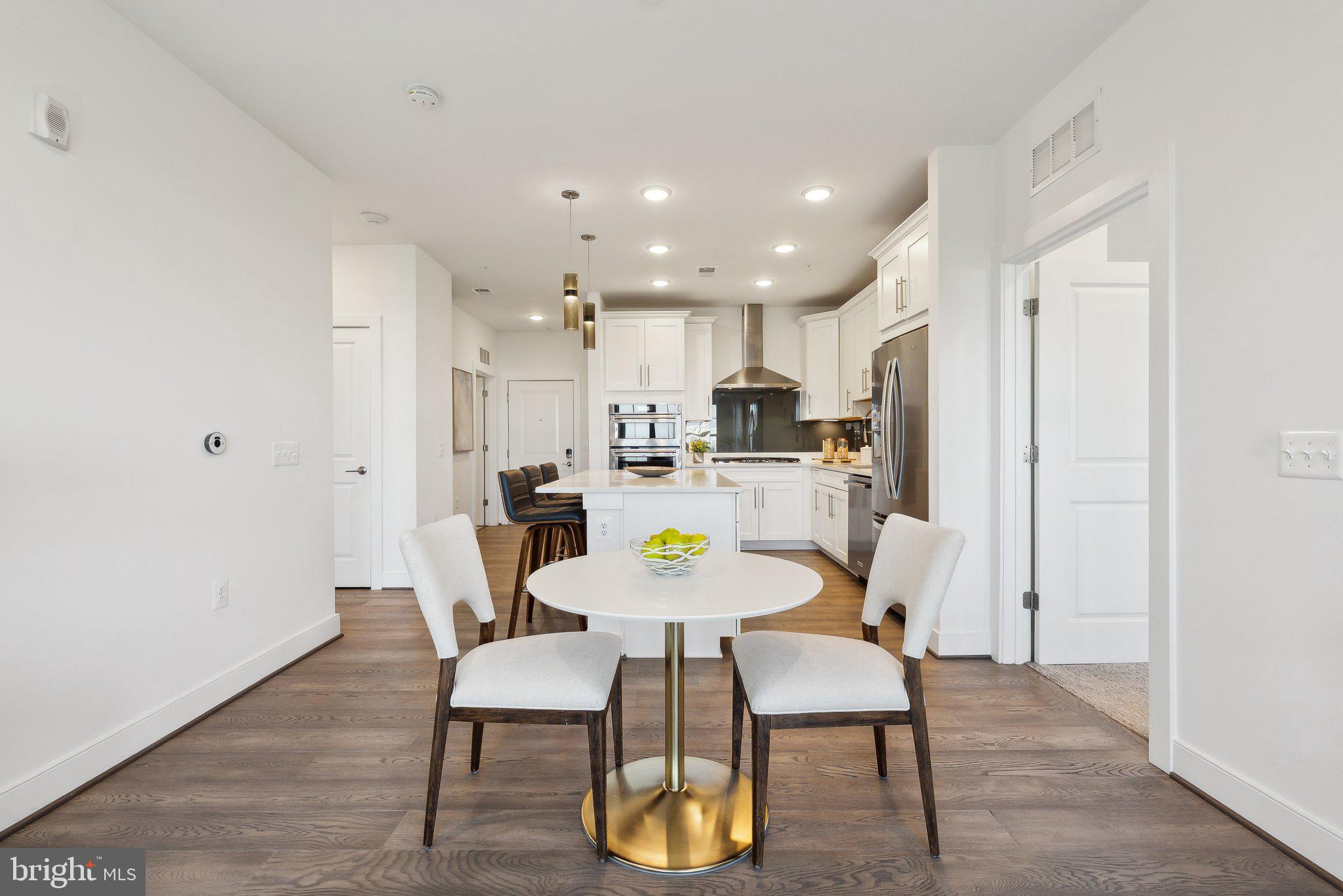 210 Decoverly Dr #407