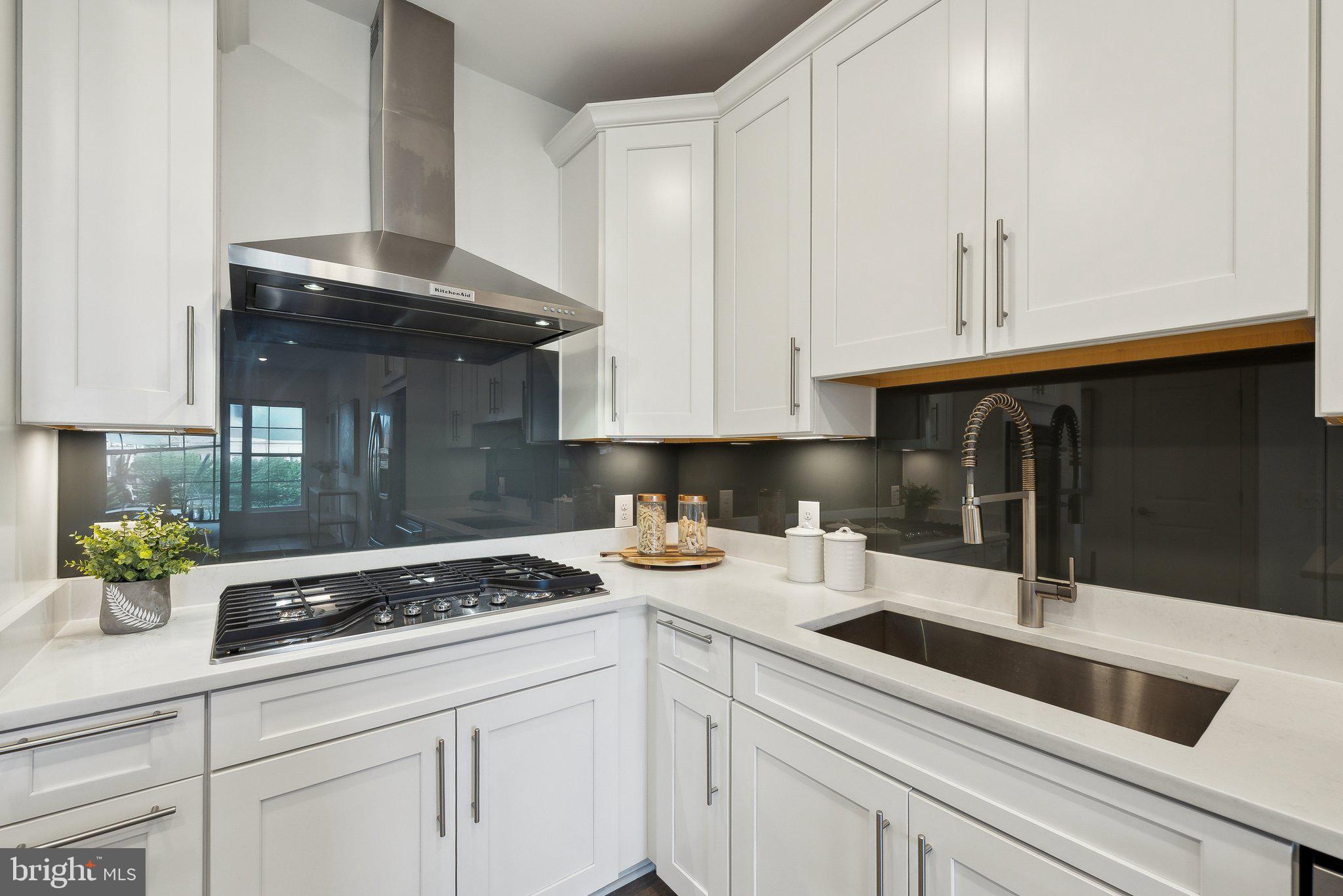 210 Decoverly Dr #407