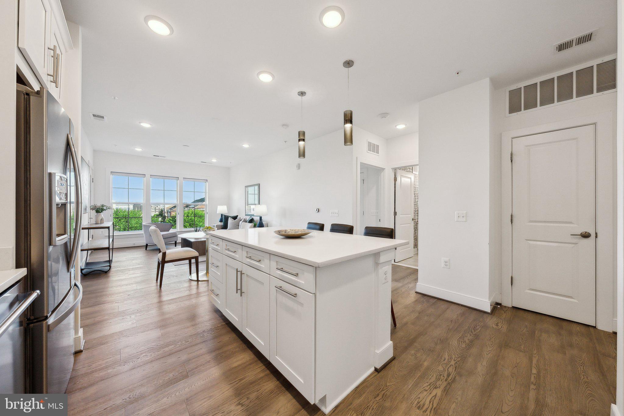 210 Decoverly Dr #407