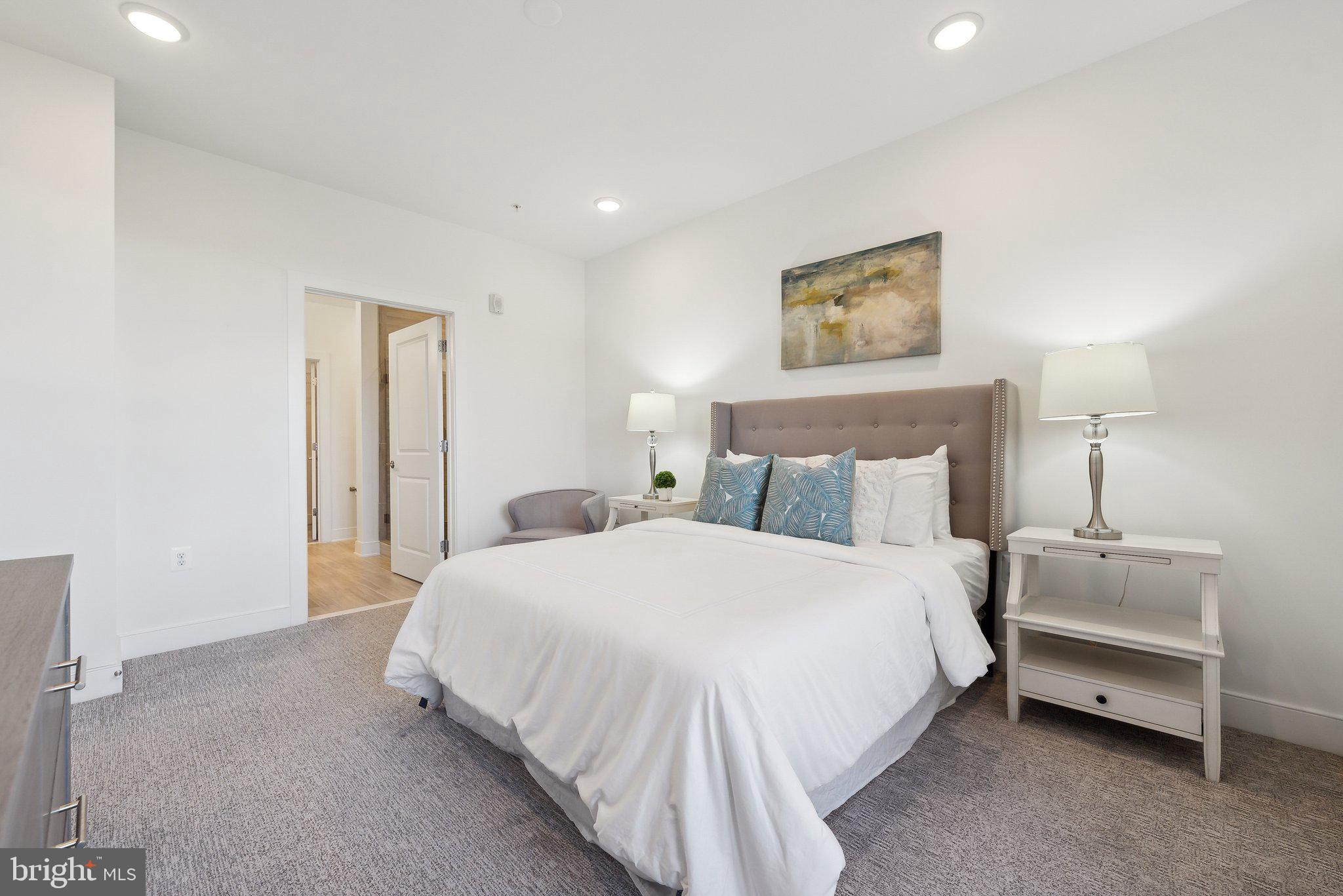 210 Decoverly Dr #407