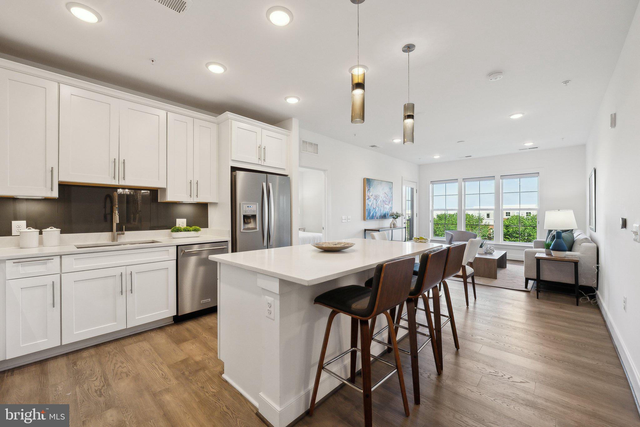 210 Decoverly Dr #407