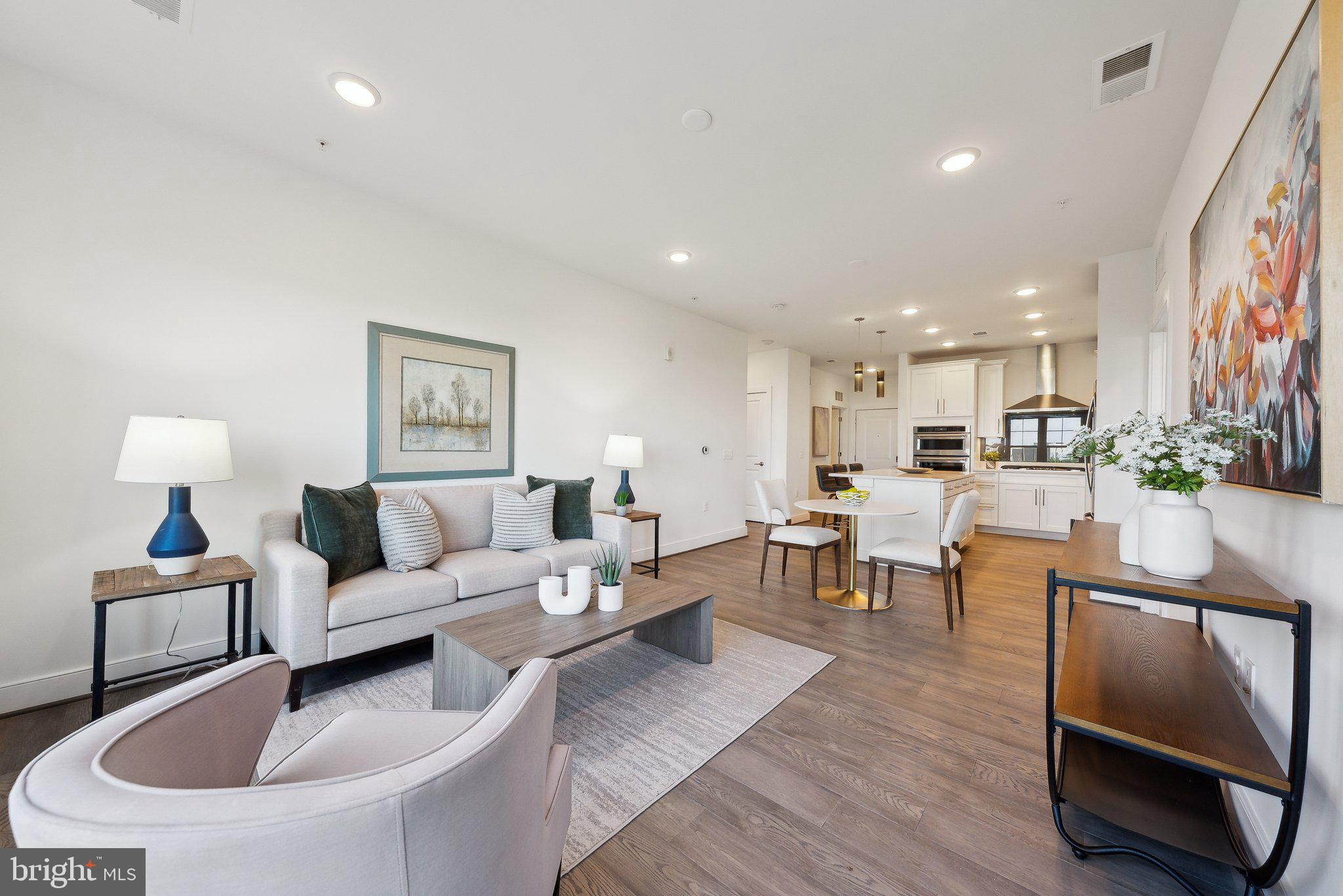 210 Decoverly Dr #407