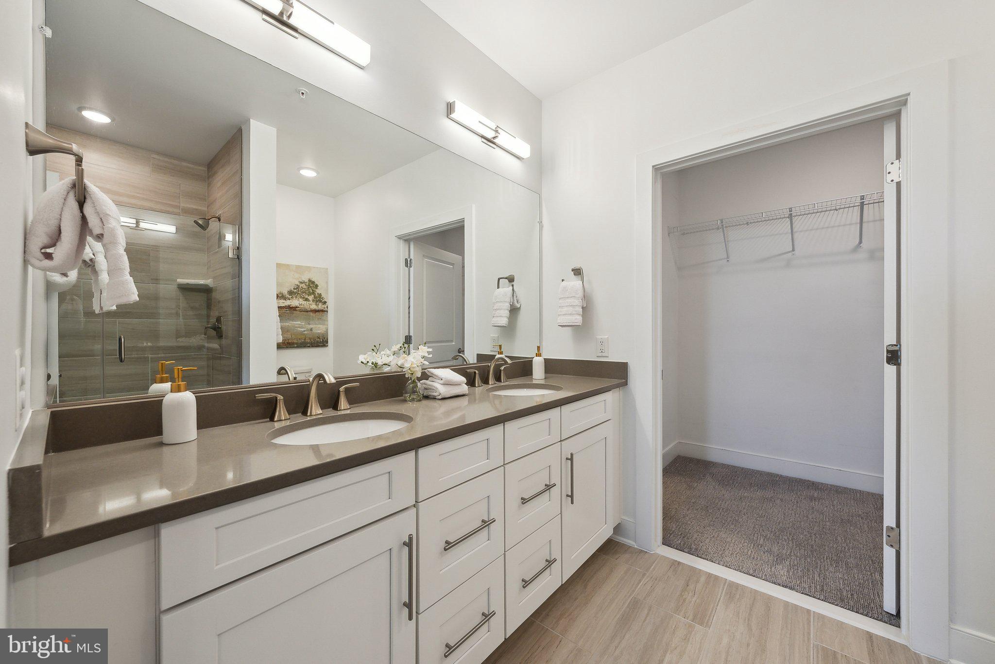 210 Decoverly Dr #407