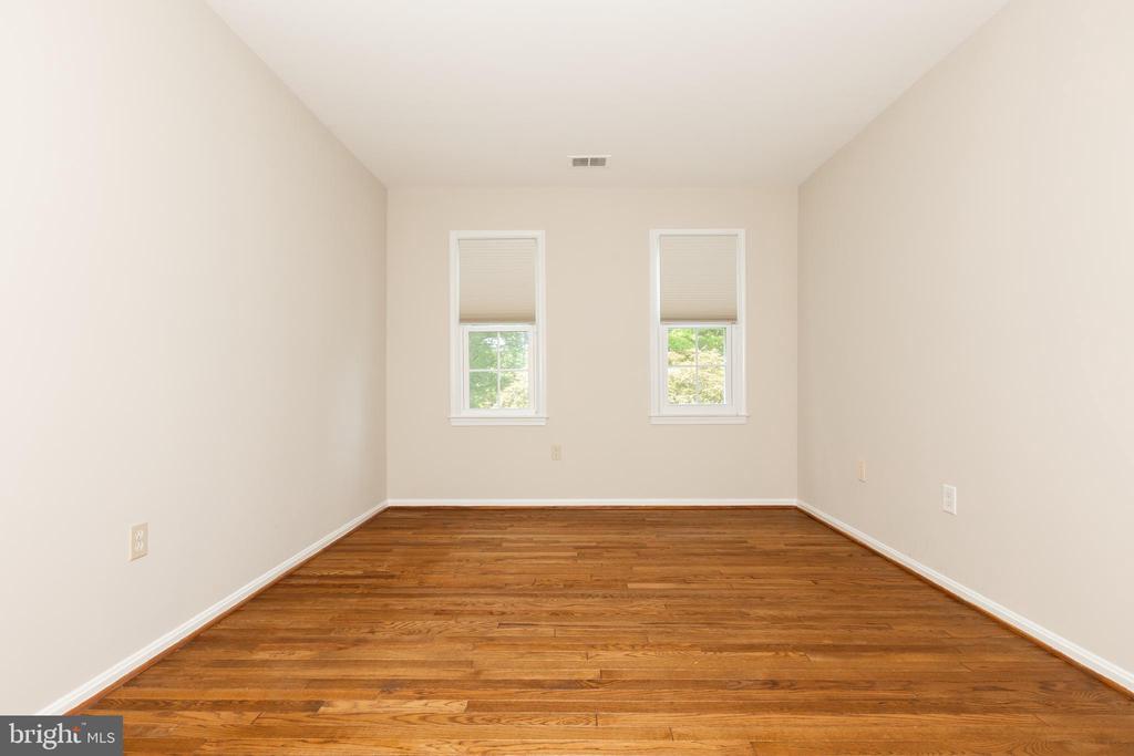 11217 HAWHILL END