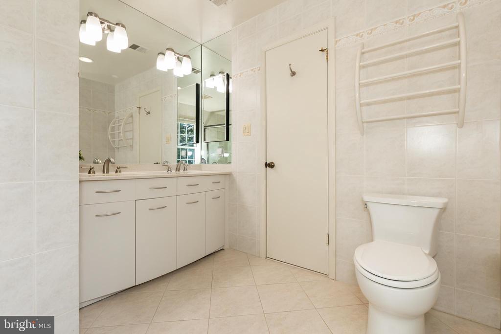 11217 HAWHILL END