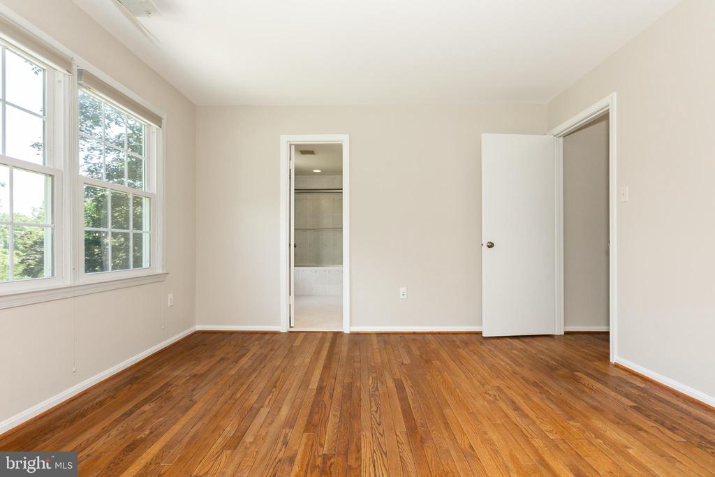 11217 HAWHILL END