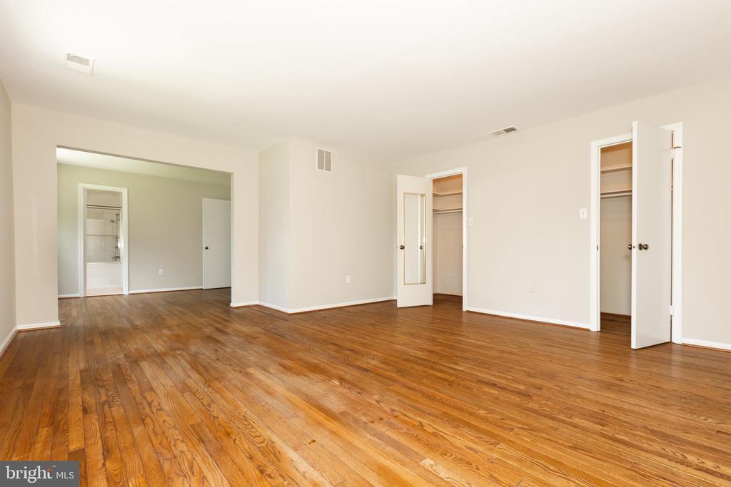11217 HAWHILL END