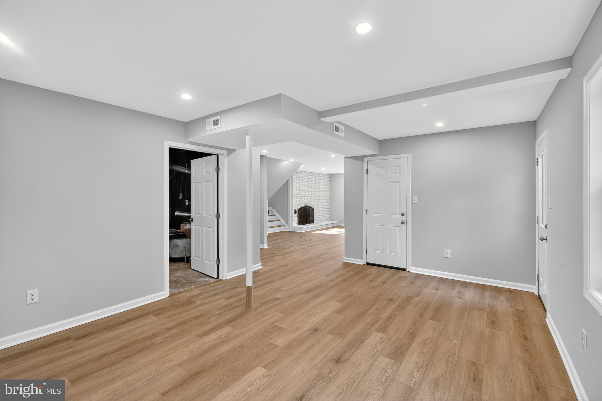 9201 WILLOW POND LANE