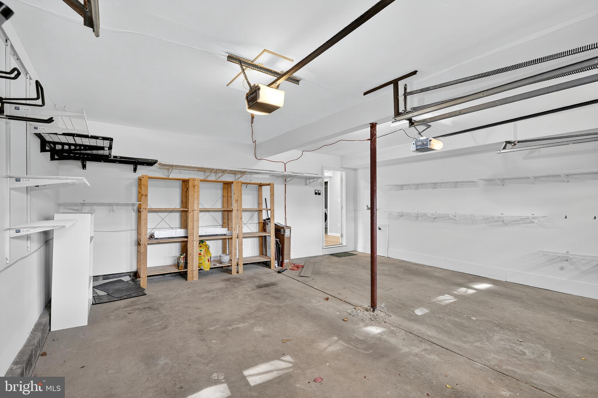 9201 WILLOW POND LANE