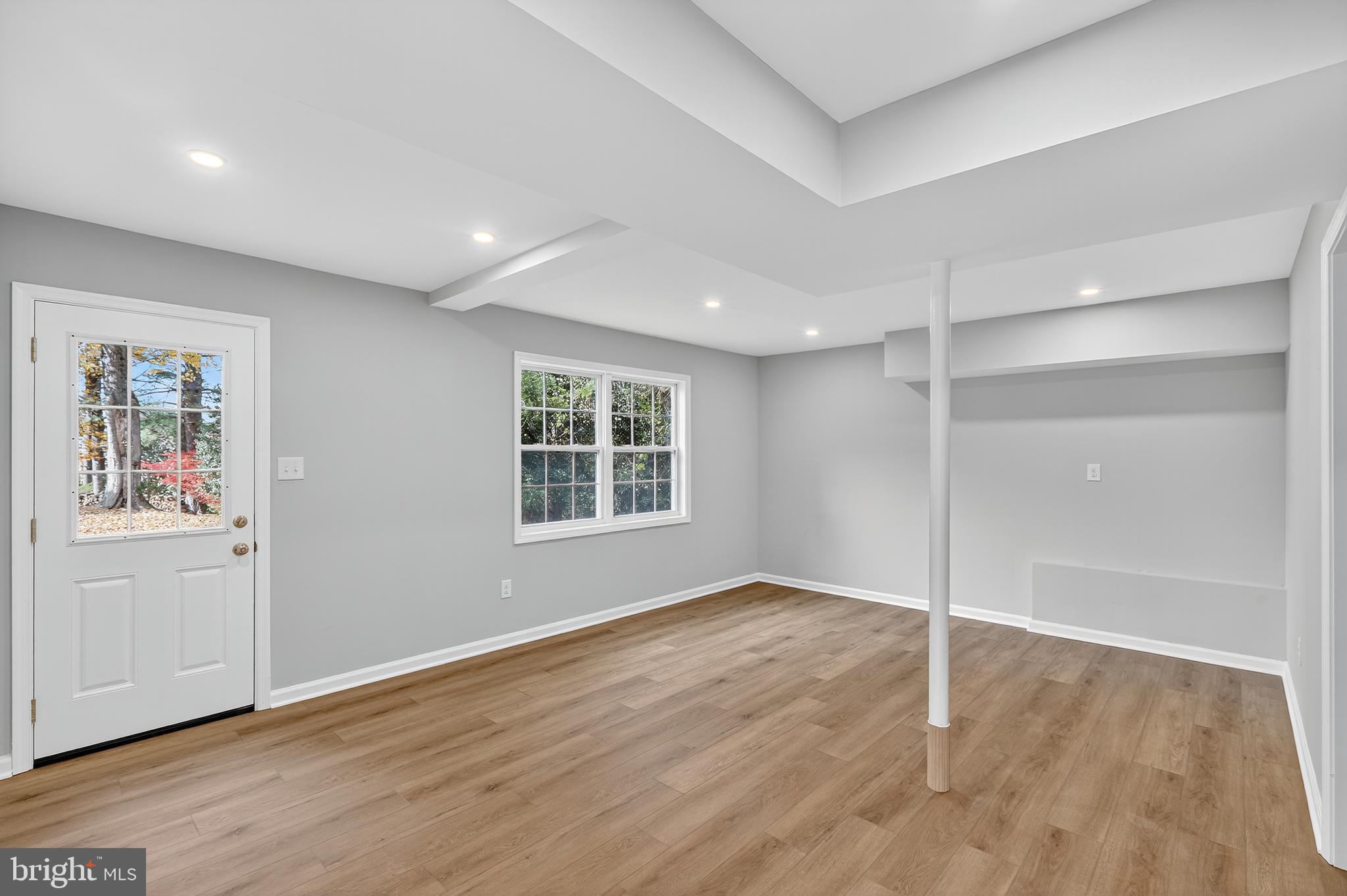 9201 WILLOW POND LANE